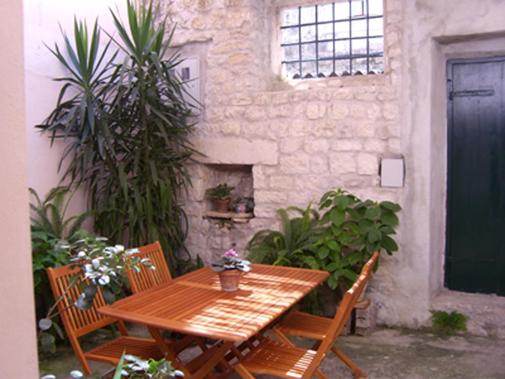 Dobra Apartments Trogir Eksteriør billede