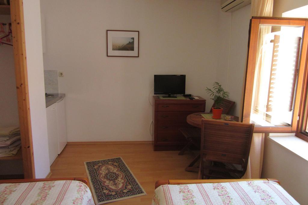 Dobra Apartments Trogir Eksteriør billede